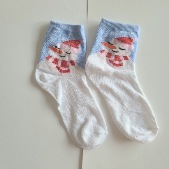 Women's White Snowman Socks - Picture 1 of 5